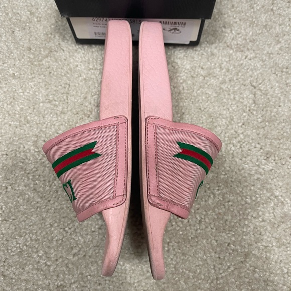 GUCCI LITTLE GIRLS LOGO PRINT PINK RUBBER SLIDE size 1 - Picture 3 of 5